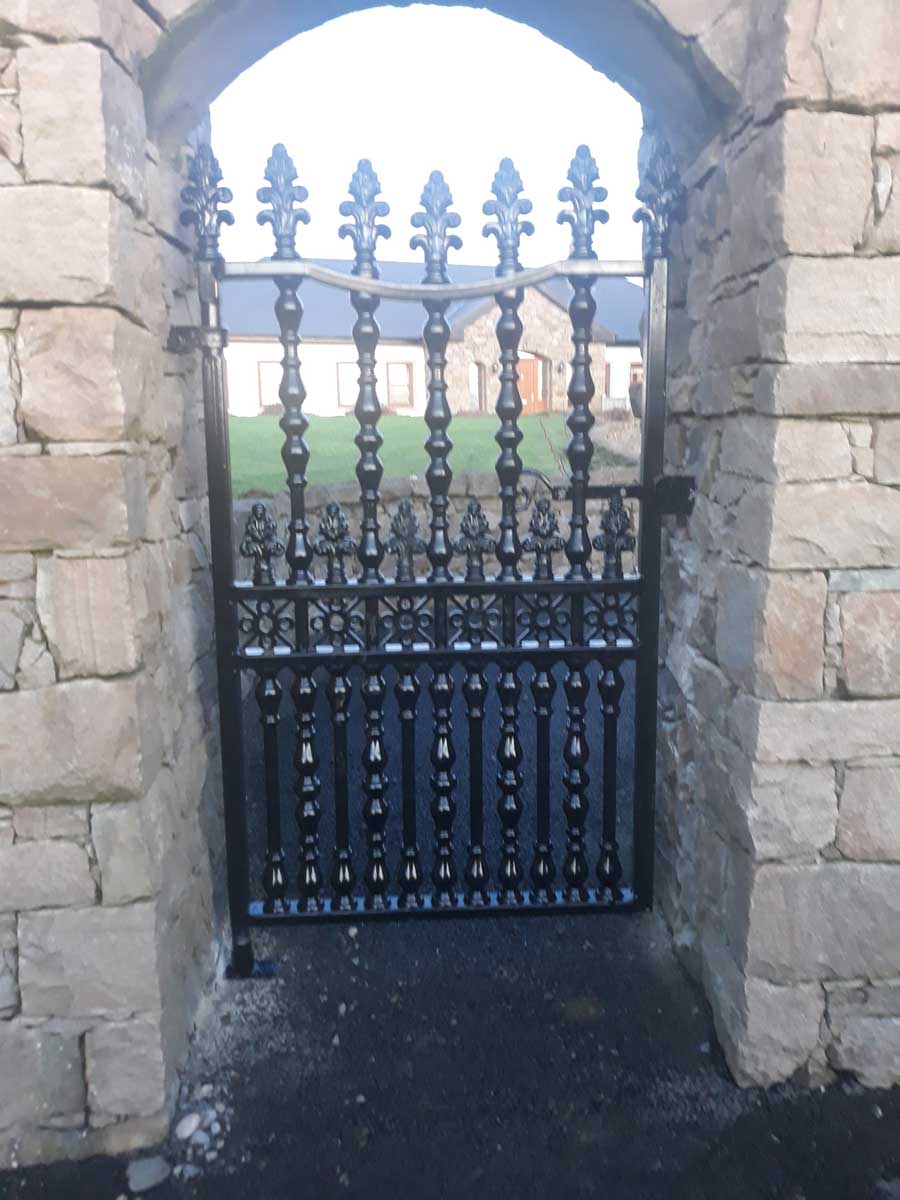  gate-1